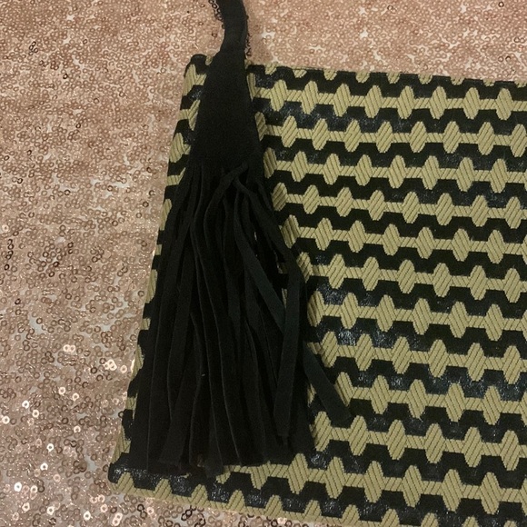 Vintage Reva Black and Tan Fabric Purse With Black Suede Strap and Tassel - Picture 5 of 5